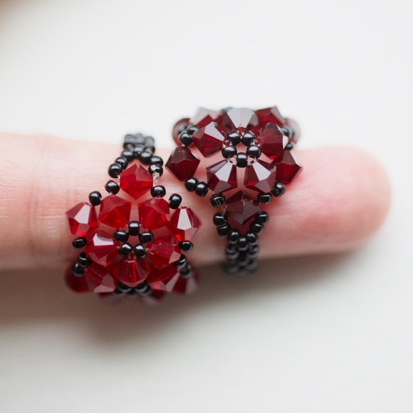Pair of Hand Crafted Beaded Rings - Picture 4 of 8